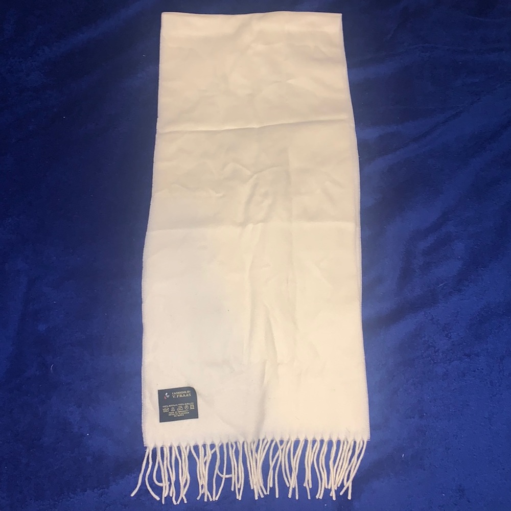 V FRAAS scarf